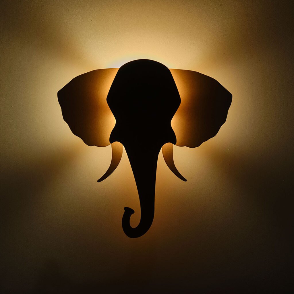 Olifant wandlamp - babykamer in de kleur van Van Tjalle en Jasper